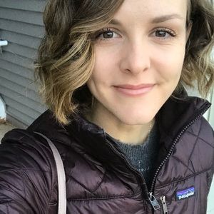 Meet your Posher, Caitlin